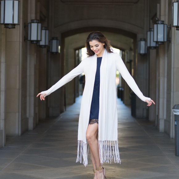 lovestitch Sweaters - HOST PICK❤️Fabulous Long sleeve duster/Cream